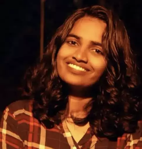 पत्रकार निवेदिता की रोड एक्सीडेंट में मौत, कंटेंट एडिटर सोनाली घायल पत्रकार निवेदिता की रोड एक्सीडेंट में मौत, कंटेंट एडिटर सोनाली घायल