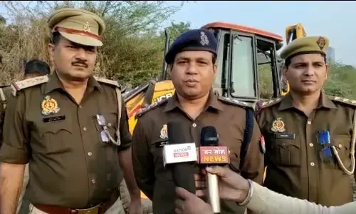 न्यायालय के आदेश पर नोएडा में 1200 लीटर शराब नष्ट