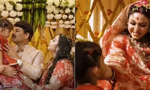 51 साल की उम्र में तीसरी बार पिता बनने वाले हैं मनोज तिवारी, पत्नी की गोद भराई का वीडियो शेयर कर लिखा- खुशी शब्दों में बयां नहीं कर सकता