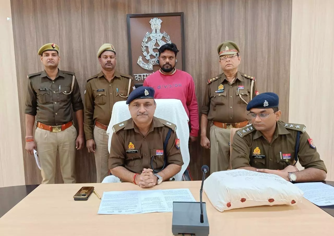 कासगंज पुलिस का बड़ा खुलासा, 40,000 रूपये लोन देने के नाम पर गरीबो से 2,000 – 2,000 रूपये लेकर ठगी करने वाले गेंग का खुलासा कासगंज पुलिस का बड़ा खुलासा, 40,000 रूपये लोन देने के नाम पर गरीबो से 2,000 – 2,000 रूपये लेकर ठगी करने वाले गेंग का खुलासा