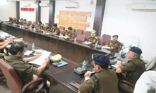 वाराणसी कमिश्नरेट विस्तार के बाद कमिश्नरेट पुलिस की पहली बैठक! पुलिस कमिश्नर बोले - अपराधियों के खिलाफ चलाएं विशेष अभियान...