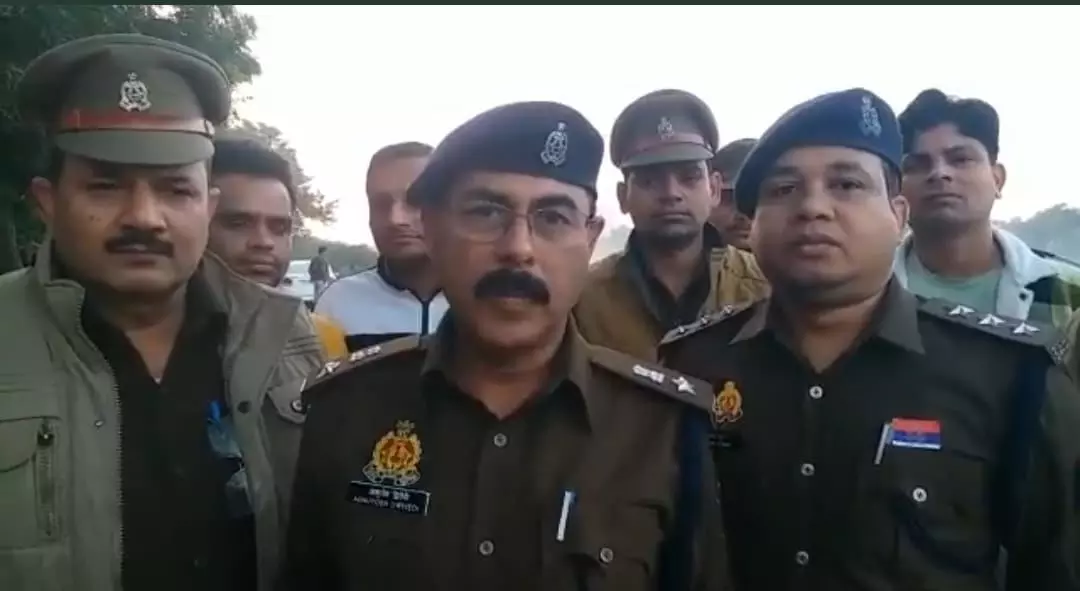 नोएडा : मोबाइल फोन छीनकर भाग रहा लुटेरा पुलिस मुठभेड़ में गिरफ्तार, कई मोबाइल हुए बरामद