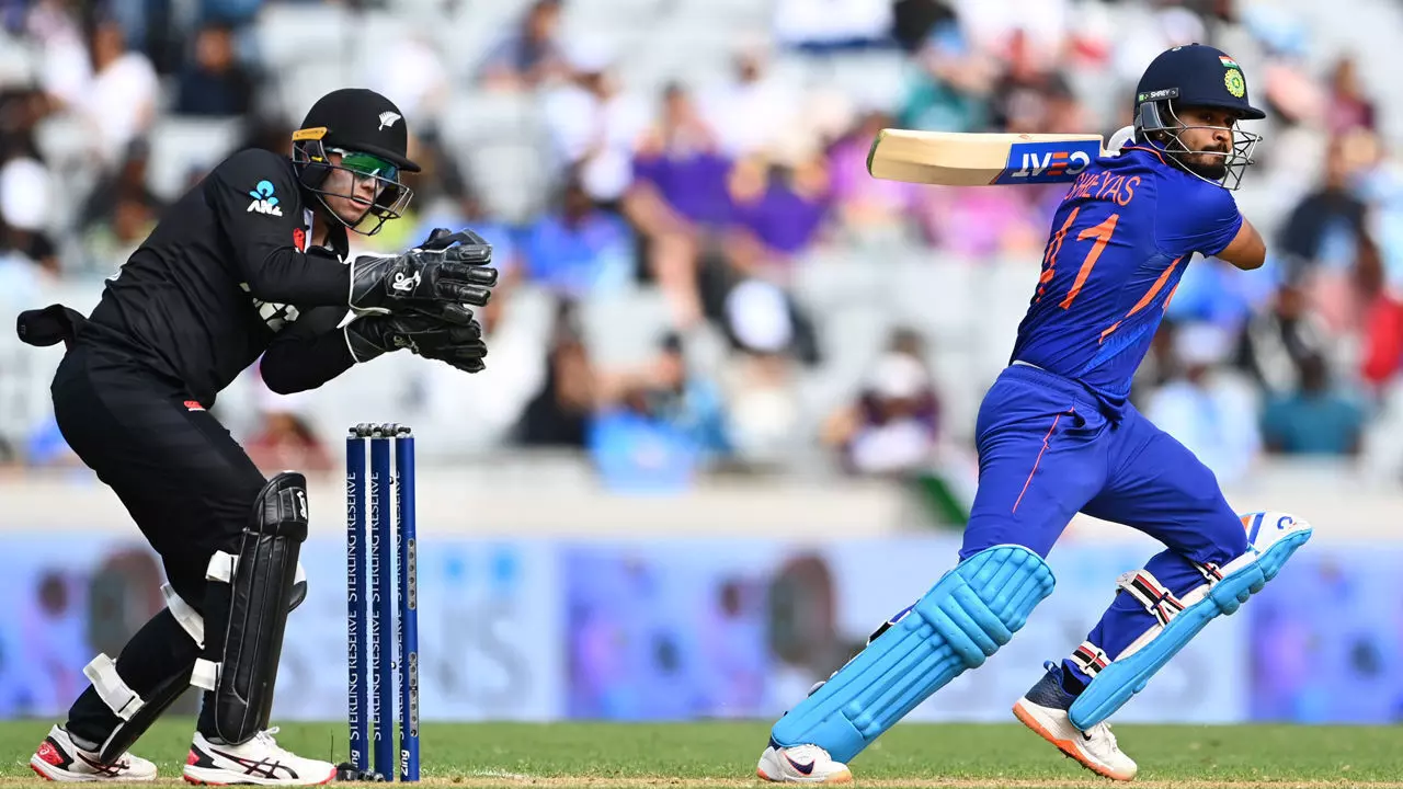 INDvsNZ 1ST ODI: भारत ने बनाए 306 रन, न्यूजीलैंड को मिला 307 रनों का लक्ष्य, धवन-अय्यर ने ठोंकी शानदार फिफ्टी