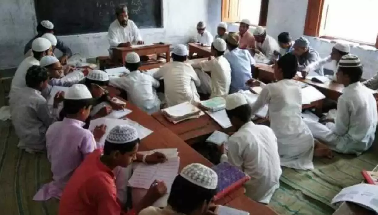 मोदी सरकार का बड़ा फैसला : मदरसों में कक्षा 1 से 8 तक मिलने वाली स्कॉलरशिप की बंद मोदी सरकार का बड़ा फैसला : मदरसों में कक्षा 1 से 8 तक मिलने वाली स्कॉलरशिप की बंद