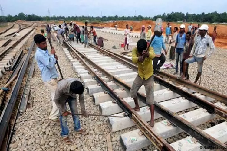 मानिकपुर से चित्रकूट तक 120 किलोमीटर रेल लाइन बिछाए जाने के बाद 2 पिछड़े जिलों का तेजी से होगा विकास