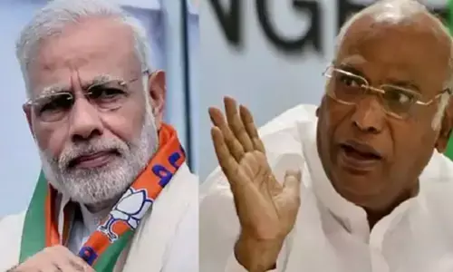 रावण से PM मोदी की तुलना करने पर गुजरात में मचा सियासी तूफान, BJP ने खड़गे को यूं दिया करारा जवाब रावण से PM मोदी की तुलना करने पर गुजरात में मचा सियासी तूफान, BJP ने खड़गे को यूं दिया करारा जवाब