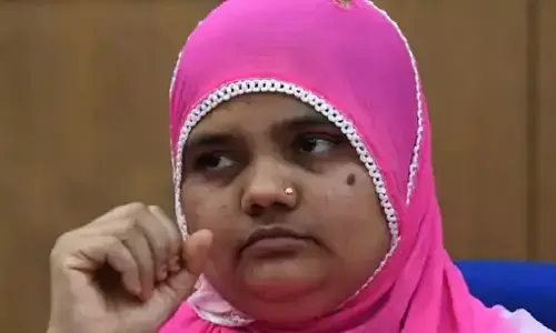 बिलकिस बानो ने रिहा हो चुके 11 दोषियों के खिलाफ पुर्नविचार याचिका सुप्रीम कोर्ट दायर की