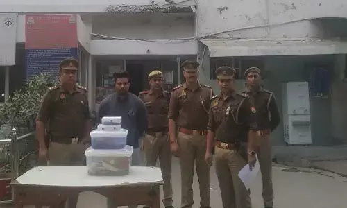 नाम बदल बदलकर ठगी करने वाला फर्जी कस्टम इंस्पेक्टर गिरफ्तार