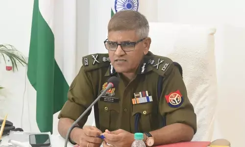 वाराणसी पुलिस के नए कमिश्नर ने संभाला कार्यभार! कहा - ट्रैफिक व्यवस्था सुधरेगी, नशे के खिलाफ चलेगा अभियान...