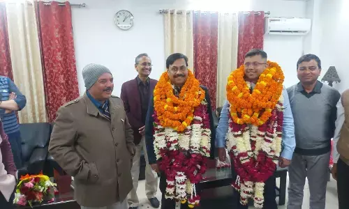 माल्यार्पण कर पुलिस अधिकारियों की गई विदाई, एसएसपी आईजी का विदाई समारोह हुआ आयोजित माल्यार्पण कर पुलिस अधिकारियों की गई विदाई, एसएसपी आईजी का विदाई समारोह हुआ आयोजित
