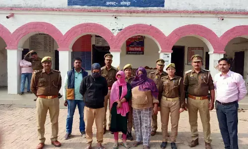एसपी आकाश तोमर ने खुद निगरानी कर 24 घंटे के अंदर 3 वर्षीय मासूम को किया अपहरणकर्ताओं से सकुशल बरामद एसपी आकाश तोमर ने खुद निगरानी कर 24 घंटे के अंदर 3 वर्षीय मासूम को किया अपहरणकर्ताओं से सकुशल बरामद