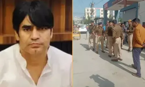 राजस्थान में गैंगवार : कुख्यात गैंगस्टर राजू ठेहट का दिन-दहाड़े मर्डर, सीकर में उसके घर के बाहर ही गोलियों से भूना राजस्थान में गैंगवार : कुख्यात गैंगस्टर राजू ठेहट का दिन-दहाड़े मर्डर, सीकर में उसके घर के बाहर ही गोलियों से भूना