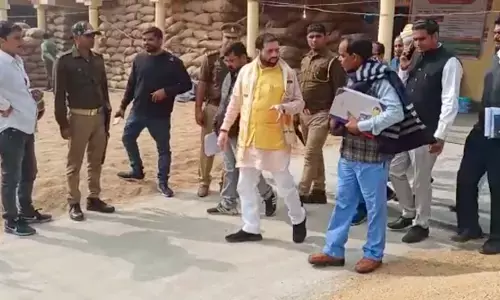 राज्यमंत्री सतीश चंद्र शर्मा ने नवीन मंडी धान क्रय केन्द्र का निरीक्षण कर दिये आवश्यक दिशा निर्देश राज्यमंत्री सतीश चंद्र शर्मा ने नवीन मंडी धान क्रय केन्द्र का निरीक्षण कर दिये आवश्यक दिशा निर्देश