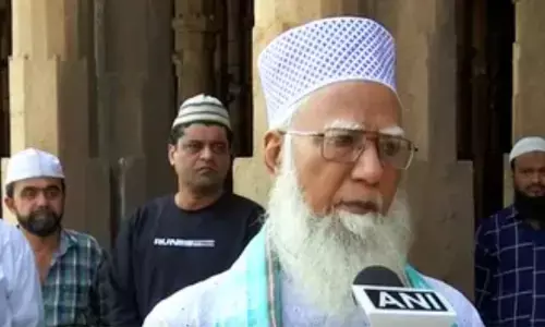 शाही इमाम का विवादित बयान, बोले- मुस्लिम महिलाओं को टिकट देकर इस्लाम को कमजोर किया जा रहा… शाही इमाम का विवादित बयान, बोले- मुस्लिम महिलाओं को टिकट देकर इस्लाम को कमजोर किया जा रहा…