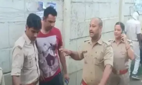सुल्तानपुर में सीजेएम कोर्ट के आदेश पर कार्रवाई,इंस्पेक्टर के अपहरण पर तत्कालीन महिला SO समेत सिपाही पर FIR, SP कर चुके संस्पेंड सुल्तानपुर में सीजेएम कोर्ट के आदेश पर कार्रवाई,इंस्पेक्टर के अपहरण पर तत्कालीन महिला SO समेत सिपाही पर FIR, SP कर चुके संस्पेंड