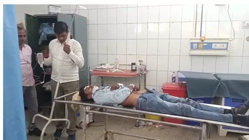 नौबतपुर समीप अज्ञात ट्रक ने बाइक सवार दो युवकों को मारी टक्कर एक की हालत गंभीर