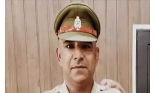 यूपी: महिला पुलिसकर्मियों पर ही अपहरण का मुकदमा दर्ज, इंस्पेक्टर को किडनैप करने का आरोप, कोर्ट के आदेश के बाद मामला दर्ज यूपी: महिला पुलिसकर्मियों पर ही अपहरण का मुकदमा दर्ज, इंस्पेक्टर को किडनैप करने का आरोप, कोर्ट के आदेश के बाद मामला दर्ज