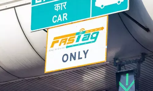 टोल टैक्स ही नहीं अब इस काम के लिए भी इस्तेमाल होगा फास्टैग, यहां शुरू हुई ये सर्विस टोल टैक्स ही नहीं अब इस काम के लिए भी इस्तेमाल होगा फास्टैग, यहां शुरू हुई ये सर्विस