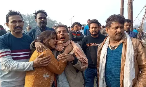 वाराणसी में कबाड़ी दुकानदार का मिला शव! परिजनों ने लगाया हत्या का आरोप... वाराणसी में कबाड़ी दुकानदार का मिला शव! परिजनों ने लगाया हत्या का आरोप...