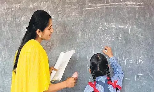 50 हजार शिक्षकों की भर्ती की जाएगी - शिक्षा मंत्री 50 हजार शिक्षकों की भर्ती की जाएगी - शिक्षा मंत्री