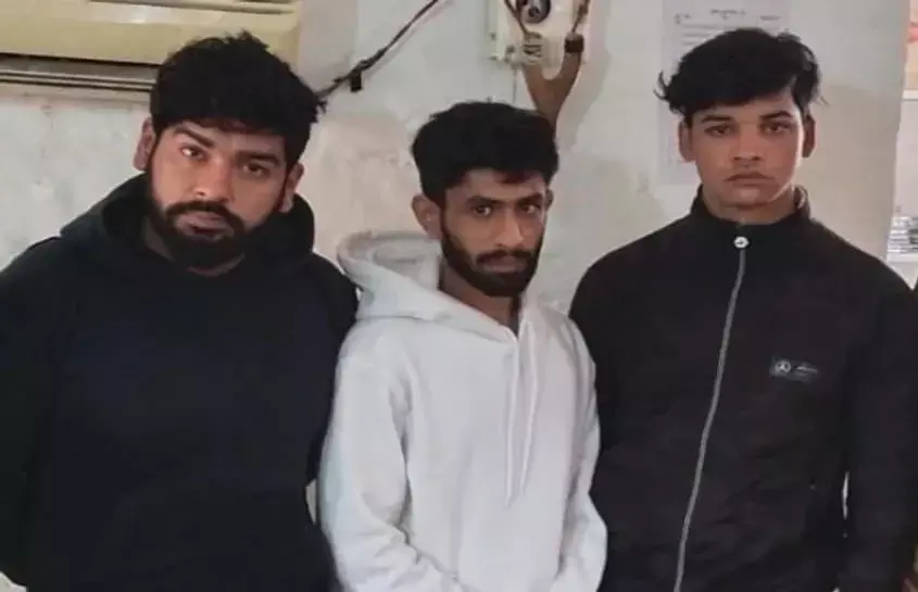 नशे में धुत्त बिगड़ैल युवकों ने चढ़ाई ट्रैफिक पुलिस कर्मी पर गाड़ी, तीन गिरफ्तार