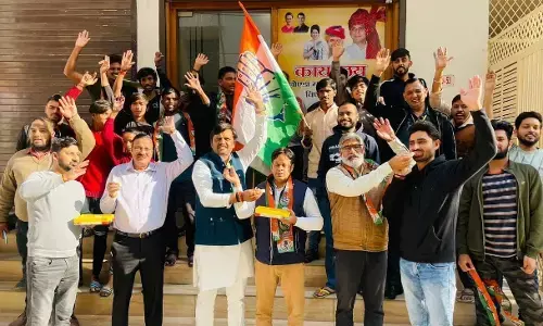 हिमाचल प्रदेश विधानसभा चुनाव में कांग्रेस की प्रचंड जीत पर कार्यकर्ताओं में खुशी हिमाचल प्रदेश विधानसभा चुनाव में कांग्रेस की प्रचंड जीत पर कार्यकर्ताओं में खुशी