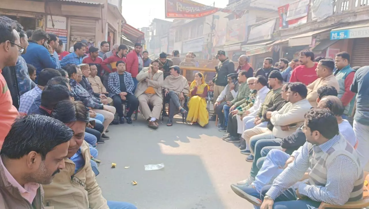 जीएसटी विभाग से परेशान बिजनौर के व्यापारी जीएसटी विभाग से परेशान बिजनौर के व्यापारी