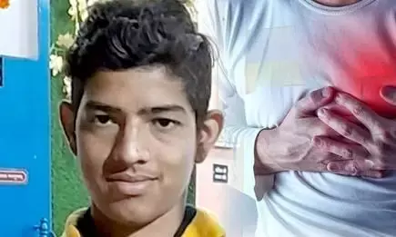 कानपुर में क्रिकेट खेलते समय 10वीं के छात्र की हार्ट अटैक से मौत, मचा कोहराम कानपुर में क्रिकेट खेलते समय 10वीं के छात्र की हार्ट अटैक से मौत, मचा कोहराम