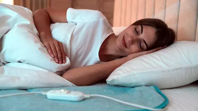 Electric Blanket Price In India: अब आ गई बिजली की चादर, हीटर की जरूरत खत्म पल भर में बिस्तर गरम रेट भी बहुत सस्ता Electric Blanket Price In India: अब आ गई बिजली की चादर, हीटर की जरूरत खत्म पल भर में बिस्तर गरम रेट भी बहुत सस्ता