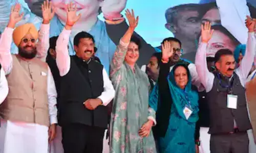 Himachal Election Result : हिमाचल में CM पर मंथन जारी : 6 कांग्रेसी रेस में, प्रियंका ने मंगा ली दावेदारों की लिस्ट
