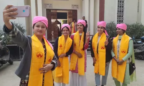 वाराणसी काशी हिंदू विश्वविद्यालय में दीक्षांत समारोह की तैयारियां पूर्ण, छात्र-छात्राओं में दिखा काफी उत्साह वाराणसी काशी हिंदू विश्वविद्यालय में दीक्षांत समारोह की तैयारियां पूर्ण, छात्र-छात्राओं में दिखा काफी उत्साह