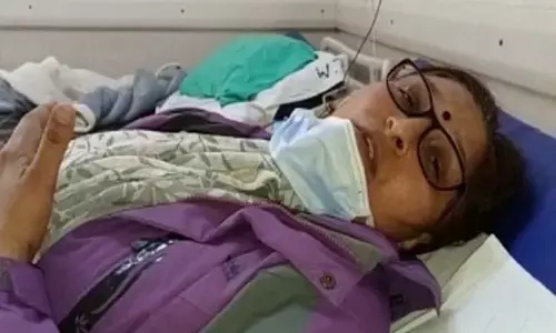 नोएडा में अवैध निर्माण का विरोध करने पर महिला डॉक्टर के साथ की जमकर मारपीट नोएडा में अवैध निर्माण का विरोध करने पर महिला डॉक्टर के साथ की जमकर मारपीट