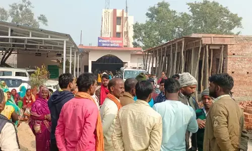 यूपी में शंकर भगवान के मंदिर पर हिंदू युवा वाहिनी के नेता मनीष पटेल कर रहे है अवैध कब्जा यूपी में शंकर भगवान के मंदिर पर हिंदू युवा वाहिनी के नेता मनीष पटेल कर रहे है अवैध कब्जा