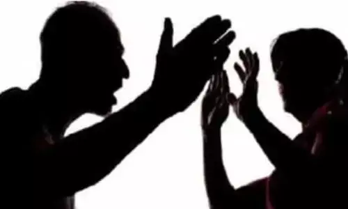 पति ने की पिटाई पत्नी की हुई मौत