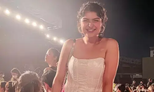 सोशल मीडिया इन्फ्लुएंसर अंशुला कपूर ने थाइलेंड के वीडियो फ़ोटो किए शेयर, फिर युवाओ का हुआ ये हाल सोशल मीडिया इन्फ्लुएंसर अंशुला कपूर ने थाइलेंड के वीडियो फ़ोटो किए शेयर, फिर युवाओ का हुआ ये हाल