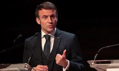 फ्रांस के राष्ट्रपति मैक्रों ने किया ऐलान, 18-25 साल के युवाओं को फ्री में कंडोम बांटेगी सरकार, जानिए- क्यों? फ्रांस के राष्ट्रपति मैक्रों ने किया ऐलान, 18-25 साल के युवाओं को फ्री में कंडोम बांटेगी सरकार, जानिए- क्यों?