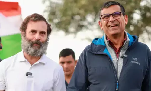 #BharatJodaYatra : RBI के पूर्व गवर्नर रघुराम राजन भारत जोड़ो यात्रा में हुए शामिल, राहुल गांधी के साथ मिलाए कदम से कदम