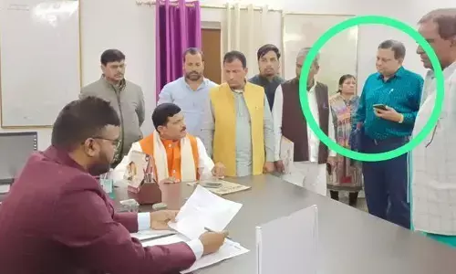 जब जिलाधिकारी ने जिला विधालय निरीक्षक से कहा, उल्टा लटका दूंगा बीजेपी विधायक के सामने