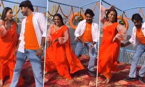Akshara Singh Sexy Video: Akshara Singh ने भोजपुरी स्टार Pradeep Pandey के साथ बोट पर किया सेक्सी डांस, Video हुआ Viral Akshara Singh Sexy Video: Akshara Singh ने भोजपुरी स्टार Pradeep Pandey के साथ बोट पर किया सेक्सी डांस, Video हुआ Viral