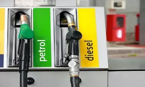 Petrol Diesel Price, 15 December 2022: आम आदमी को पेट्रोल-डीजल के प्राइस में मिली राहत, जानिए अपने शहर में पेट्रोल-डीजल का ताजा रेट Petrol Diesel Price, 15 December 2022: आम आदमी को पेट्रोल-डीजल के प्राइस में मिली राहत, जानिए अपने शहर में पेट्रोल-डीजल का ताजा रेट
