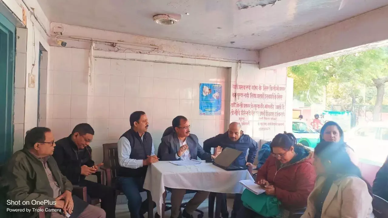 काशी विद्यापीठ सीएचसी पर हुई स्वास्थ्य कार्यक्रमों की समीक्षा बैठक, सीएमओ ने बजरडीहा, माधोपुर और कैंटोमेंट पीएचसी पर नाराजगी व्यक्त की काशी विद्यापीठ सीएचसी पर हुई स्वास्थ्य कार्यक्रमों की समीक्षा बैठक, सीएमओ ने बजरडीहा, माधोपुर और कैंटोमेंट पीएचसी पर नाराजगी व्यक्त की