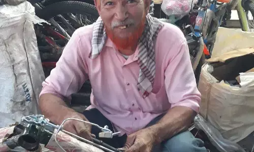 धन्य है सत्तार भाई की जिंदादिली और मस्ती. फिकर नाट ज़िन्दगी जीने का अंदाज़ कोई इनसे सीखे