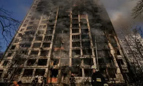 Russia-Ukraine War: रूस का यूक्रेन पर अब तक का सबसे बड़ा हमला, ताबड़तोड़ दागीं 70 मिसाइलें Russia-Ukraine War: रूस का यूक्रेन पर अब तक का सबसे बड़ा हमला, ताबड़तोड़ दागीं 70 मिसाइलें