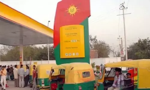 CNG Price Hike: महंगाई का एक और बड़ा झटका, फिर बढ़े CNG के दाम, जानें नई कीमतें CNG Price Hike: महंगाई का एक और बड़ा झटका, फिर बढ़े CNG के दाम, जानें नई कीमतें