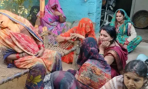 एक ही परिवार के तीन युवकों की सड़क दुर्घटना में मौत के बाद शव पहुंचते ही गांव में मचा कोहराम एक ही परिवार के तीन युवकों की सड़क दुर्घटना में मौत के बाद शव पहुंचते ही गांव में मचा कोहराम