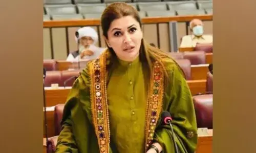 बिलावल के बाद पाकिस्तान की एक और मंत्री ने भारत को गीदड़ धमकी, बोलीं- हमने Atom Bomb खामोश बैठने के लिए नहीं बनाया बिलावल के बाद पाकिस्तान की एक और मंत्री ने भारत को गीदड़ धमकी, बोलीं- हमने Atom Bomb खामोश बैठने के लिए नहीं बनाया