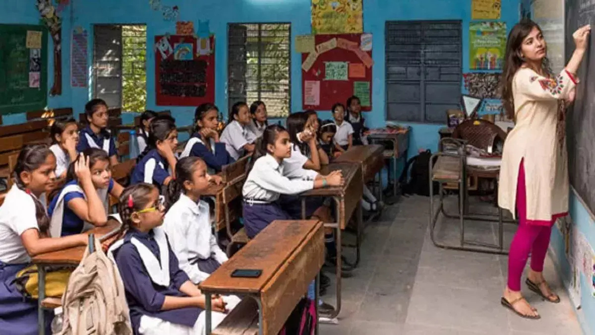 उत्तर प्रदेश में राजकीय माध्यमिक स्कूलों में बदलेगा छुट्टी का तरीका,ऑनलाइन होगी छुट्टियों की व्यवस्था उत्तर प्रदेश में राजकीय माध्यमिक स्कूलों में बदलेगा छुट्टी का तरीका,ऑनलाइन होगी छुट्टियों की व्यवस्था