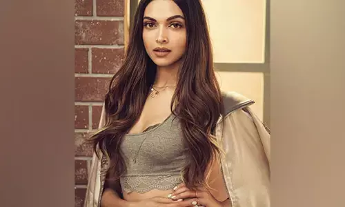 FIFA 2022: ट्रॉफी का अनावरण करने कतर पहुंचीं दीपिका पादुकोण FIFA 2022: ट्रॉफी का अनावरण करने कतर पहुंचीं दीपिका पादुकोण