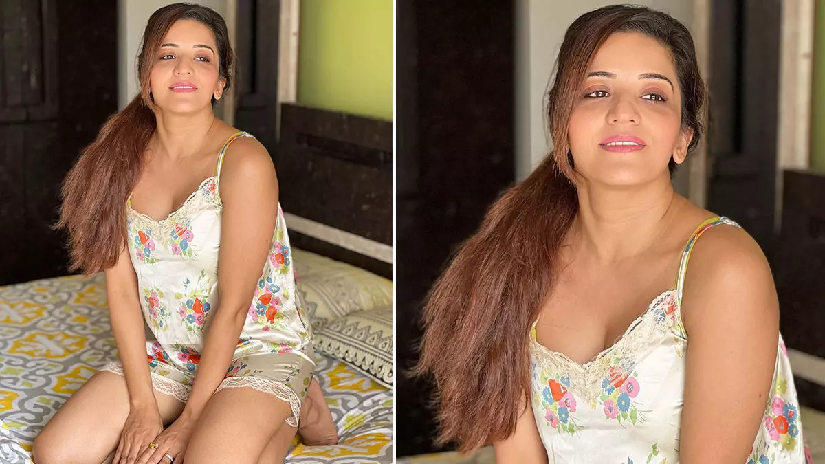 Monalisa Sexy Photos: भोजपुरी एक्ट्रेस मोनालिसा ने सेक्सी बॉडीकॉन ड्रेस में दिखाया कातिलाना अंदाज, सेक्सी फोटोज हुई वायरल