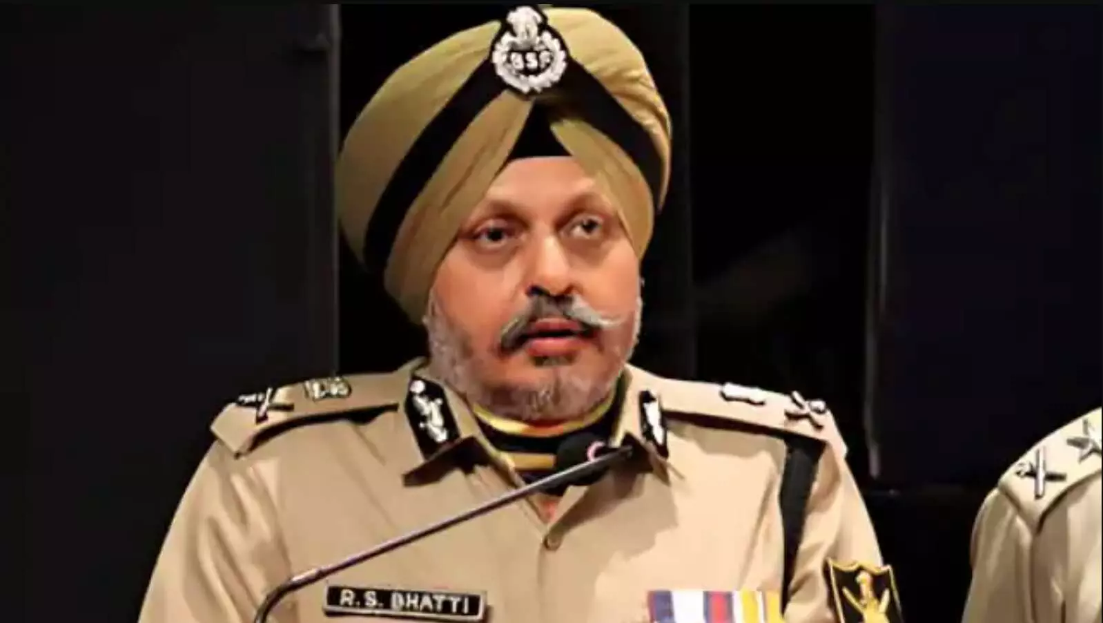 जानिए- कौन हैं बिहार के नए DGP 1990 बैच के IPS अफसर आरएस भट्टी, कभी लालू ने प्लेन भेजकर बुलाया था पटना जानिए- कौन हैं बिहार के नए DGP 1990 बैच के IPS अफसर आरएस भट्टी, कभी लालू ने प्लेन भेजकर बुलाया था पटना